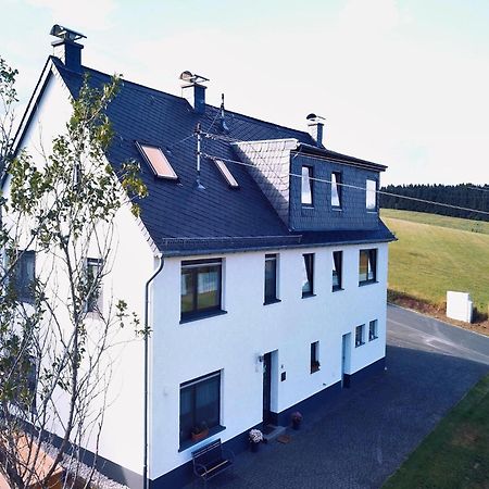 Beautiful Holiday Home Ideal For Hikers Kleinlangenfeld ภายนอก รูปภาพ