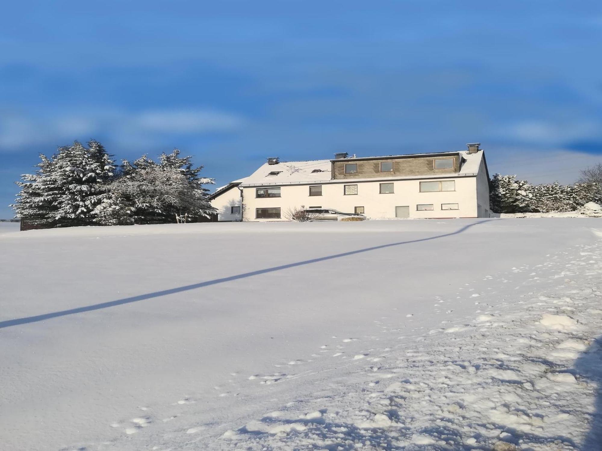 Beautiful Holiday Home Ideal For Hikers Kleinlangenfeld ภายนอก รูปภาพ